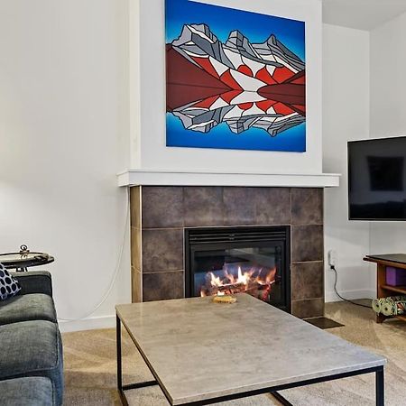 Mountain Retreat - Modern And Bright With Panorama Views 2 Bedrooms, 4 Beds, Heated All-Year Outdoor Pool, Hottub, Balcony, Banff Park Pass Canmore Exterior foto